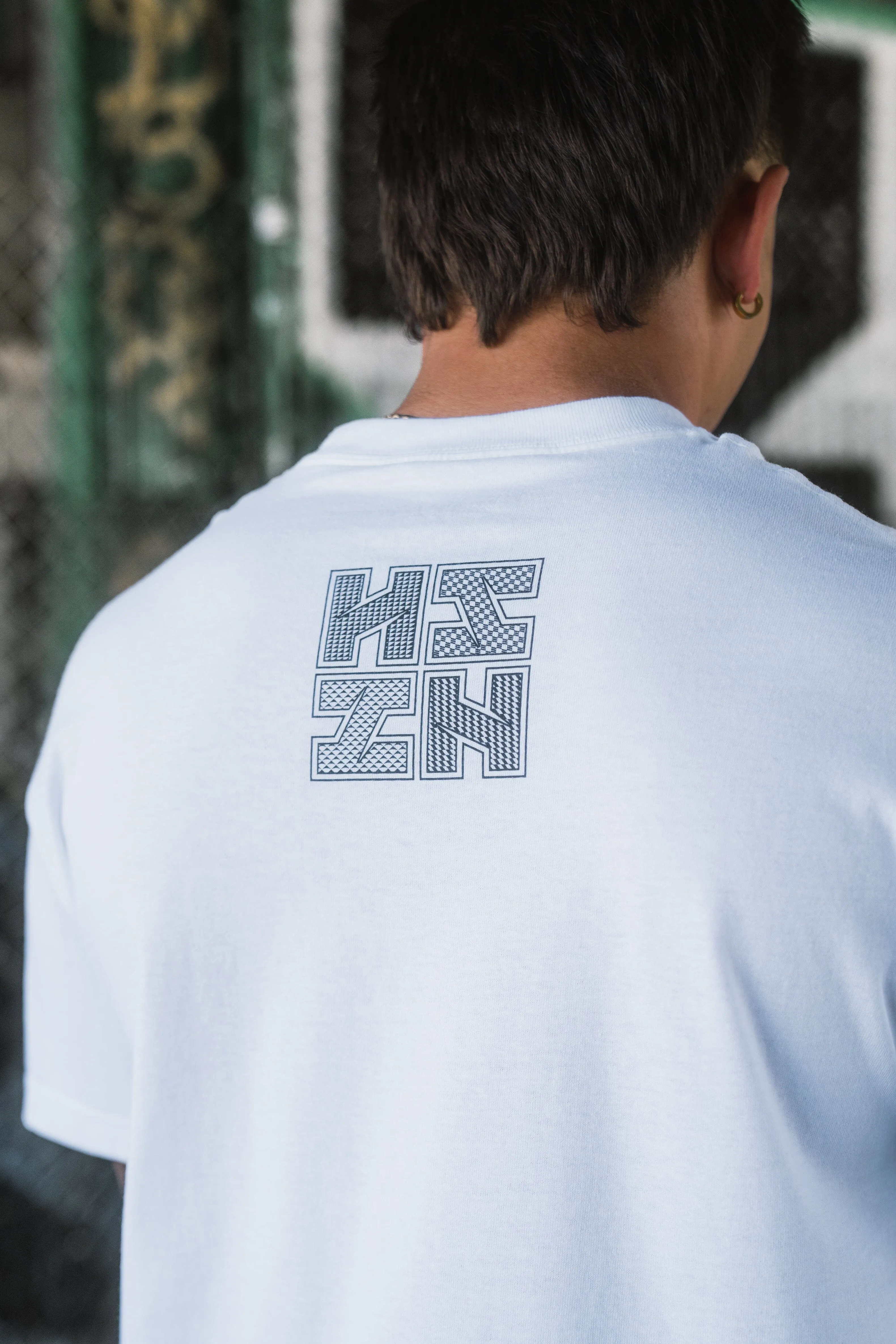 SLIT LOGO TRIBAL WHITE T-SHIRT