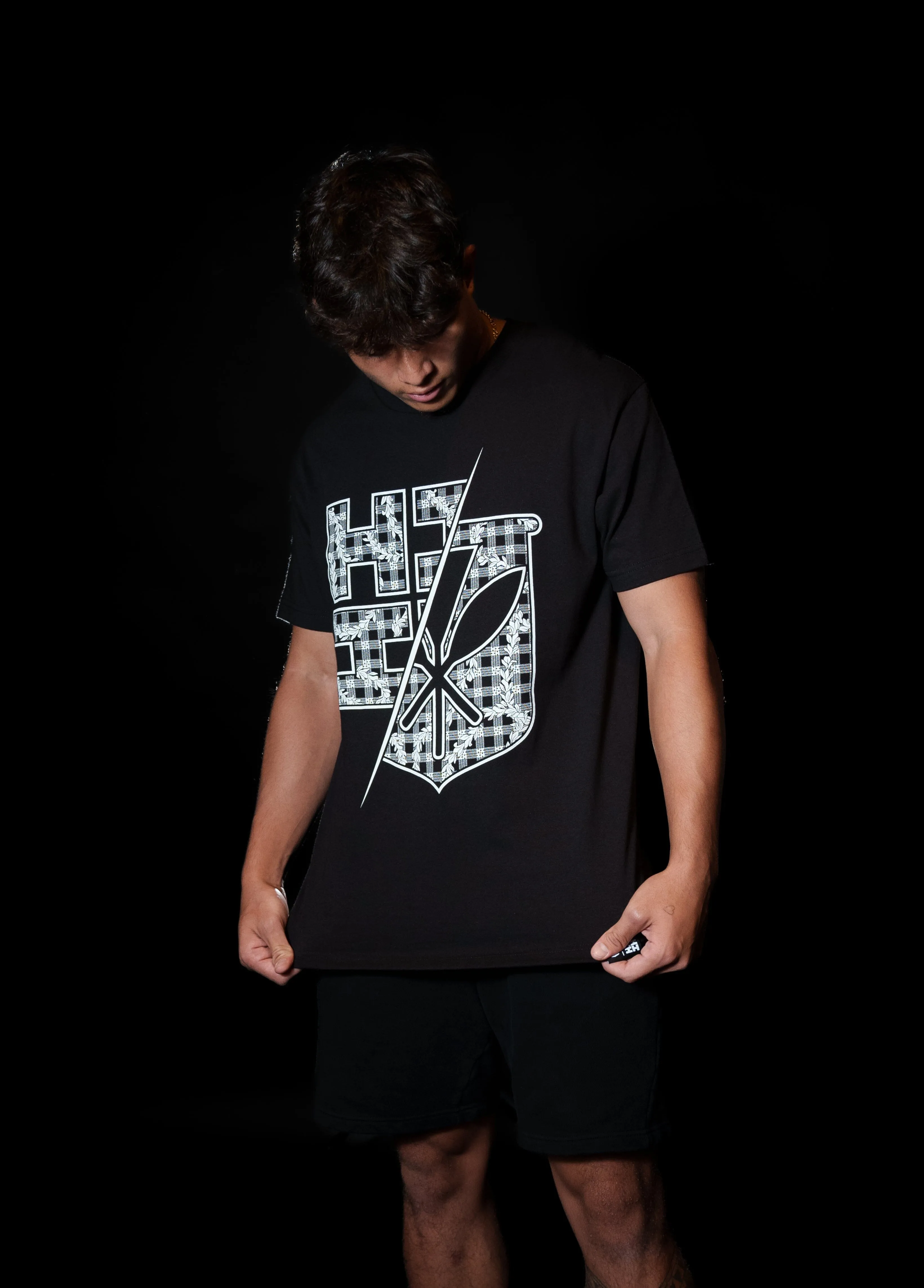 SPLIT LEI PALAKA BLACK T-SHIRT