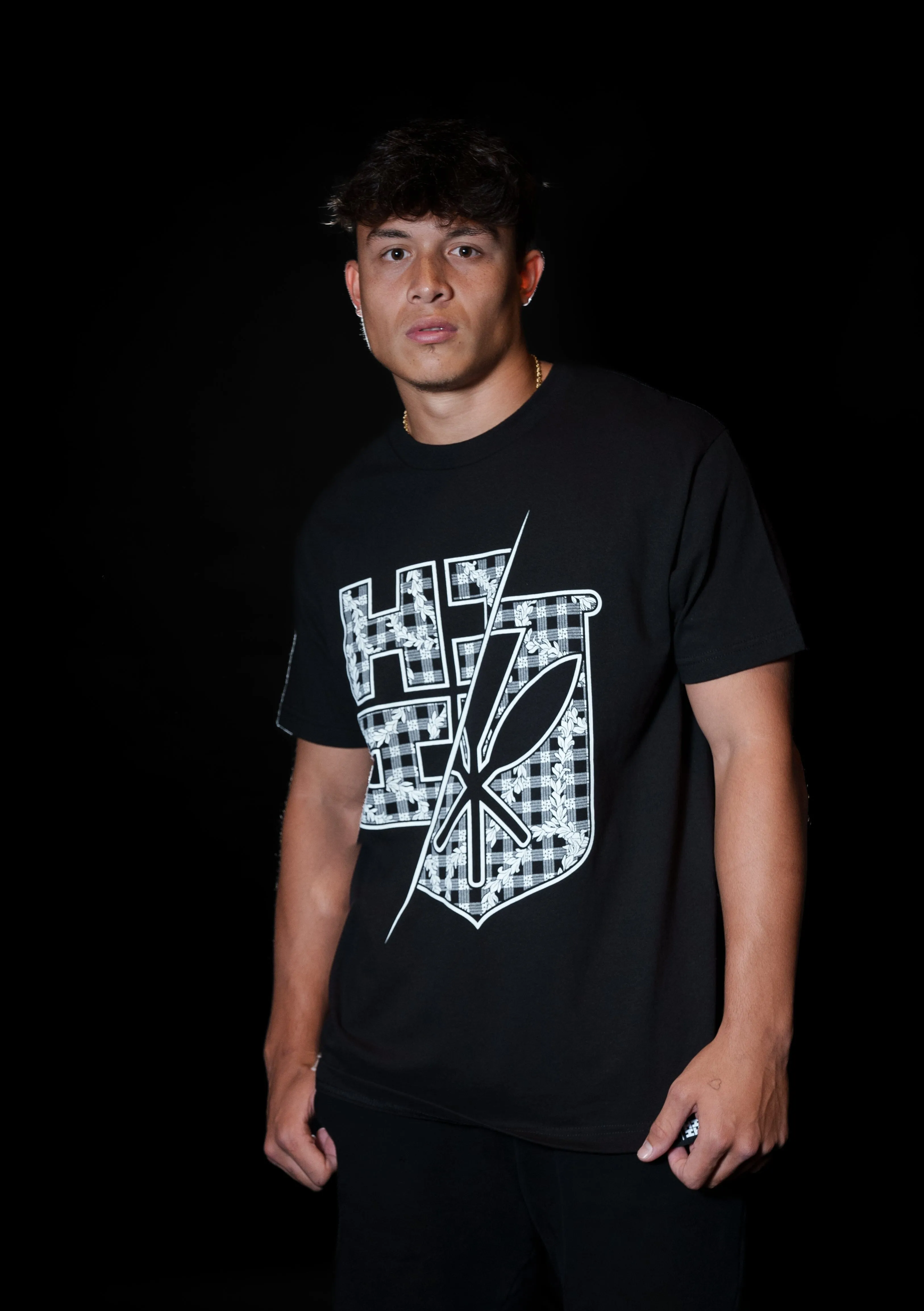 SPLIT LEI PALAKA BLACK T-SHIRT